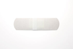 デルガード救急バン　半透明　薬付き　Mサイズ　使い方01