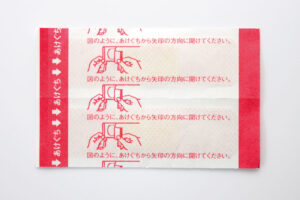 デルガード救急バン　半透明　薬付き　Mサイズ　個包装表面