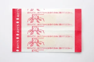 デルガード救急バン　半透明　薬付き　Mサイズ　個包装表面