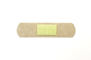 デルガード救急バン　伸縮　薬付き　Mサイズ　使い方03