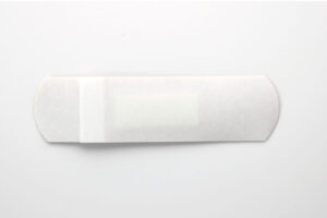 デルガード救急バン 防水 薬付き Mサイズ 使い方01