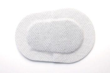 斜視・弱視、視力矯正の訓練用に　貼る眼帯　アイパッチ　Mサイズ　本体