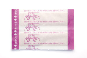 デルガード　指に巻きやすい絆創膏　個包装表面