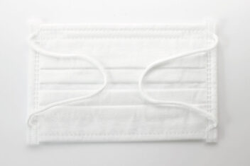 デルガード　3層構造　プレミアムマスクα（アルファ）　小さめサイズ　内側