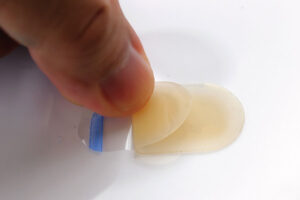 キズを早くキレイに治す　クイックパッド　ふつうサイズ　使用方法05