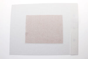 通気性抜群でムレ・かぶれにくい　デルガード　シップ固定用シート　使い方04