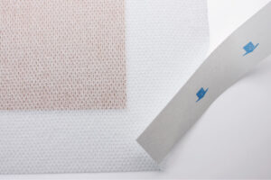 通気性抜群でムレ・かぶれにくい　デルガード　シップ固定用シート　使い方05