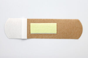 防水伸縮絆創膏　サビオ　Mサイズ　使い方02