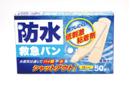 カブレにくい低刺激粘着剤　防水救急バン　Mサイズ50枚入