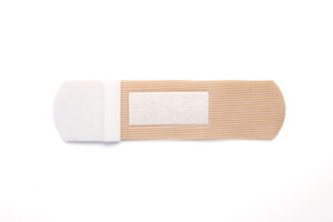 カブレにくい低刺激粘着剤 防水救急バン Mサイズ 使い方02