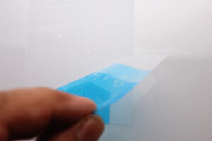 必要なサイズに切って使える　防水フィルム　ロールタイプ　50mm幅×2m巻　使い方10