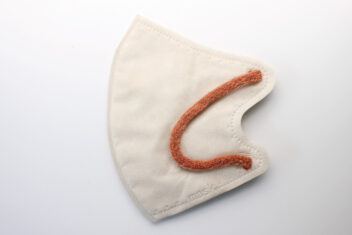 デルガード　やわふわマスク　立体タイプ　ベージュ×ブラウン　本体