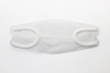 デルガード　やわふわ3Dマスク　ホワイト　外側