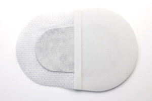 貼る眼帯　アイパッチ　使い方02