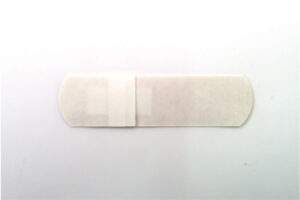 デルガード 指に巻きやすい絆創膏 防水タイプ Mサイズ 16枚 使い方01